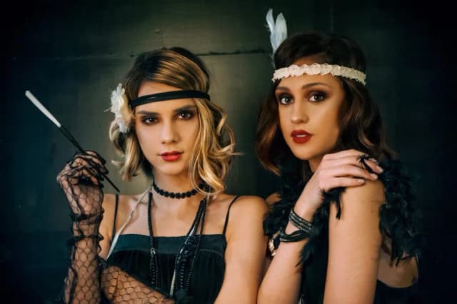Stylizacje damskie z lat 20: Odkryj wyjątkowy styl i elegancję