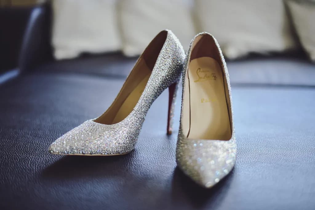 Gdzie kupić buty ślubne w Warszawie? Najlepsze sklepy i porady